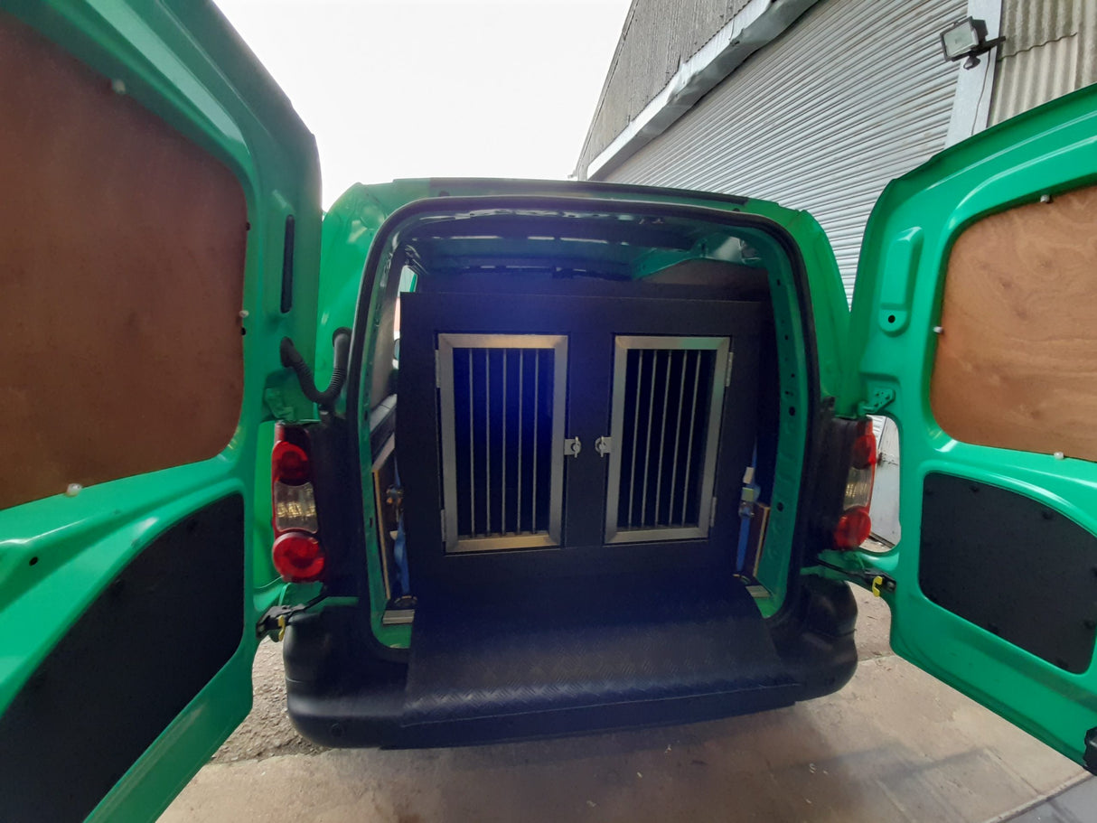 Ford Tourneo Connect Dog Box